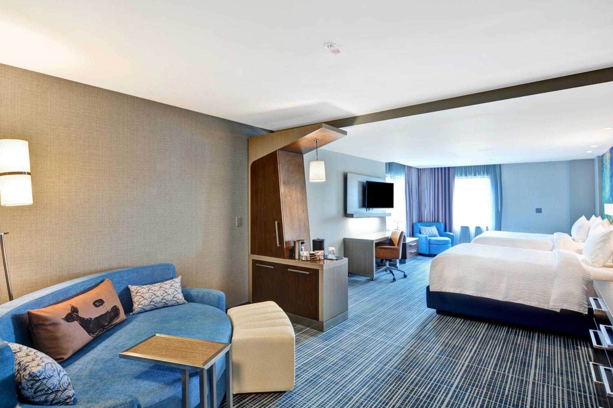Отель Courtyard By Marriott Long Island Islip/Courthouse Complex Сентрал-Айлип Экстерьер фото